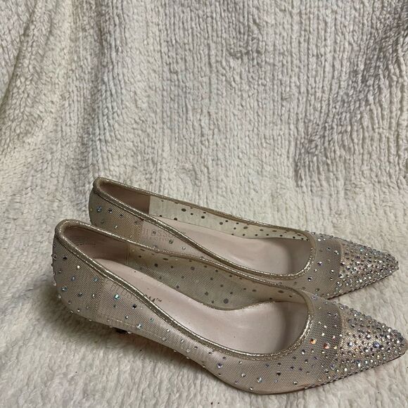 De Blossom Collection Beige net Rhinestone synthetic gold trim &kitten heel SZ10 - Picture 1 of 9